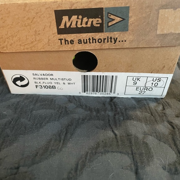 Brand New Boys Soccer Cleats - Picture 2 of 6